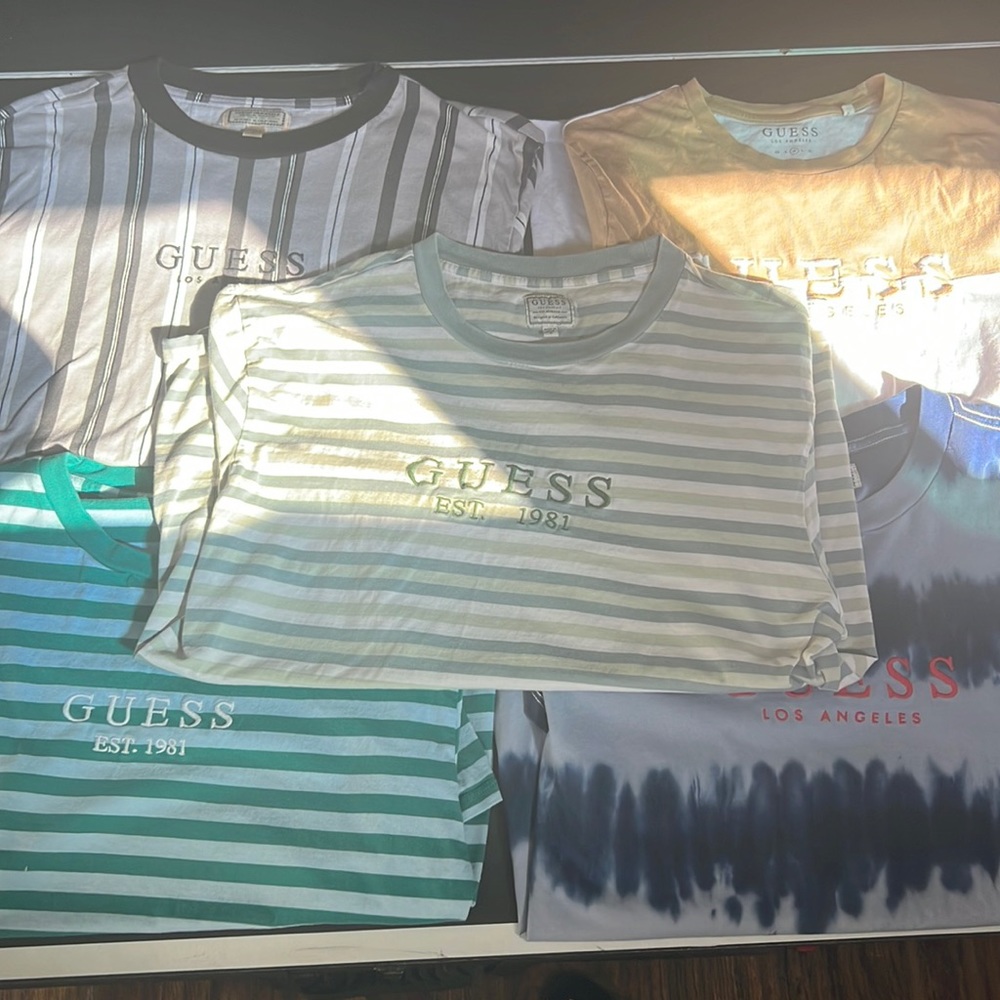 Selling 5 guess shirts in bulk all size medium